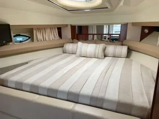 Monterey 320 Sport Yacht