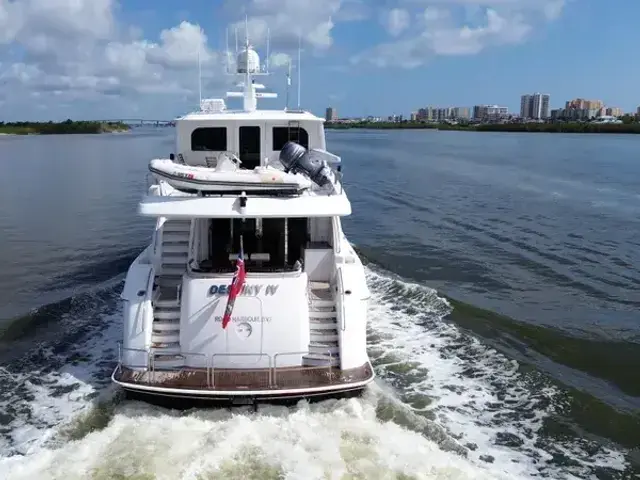 Hatteras 80 Enclosed Bridge Skylounge