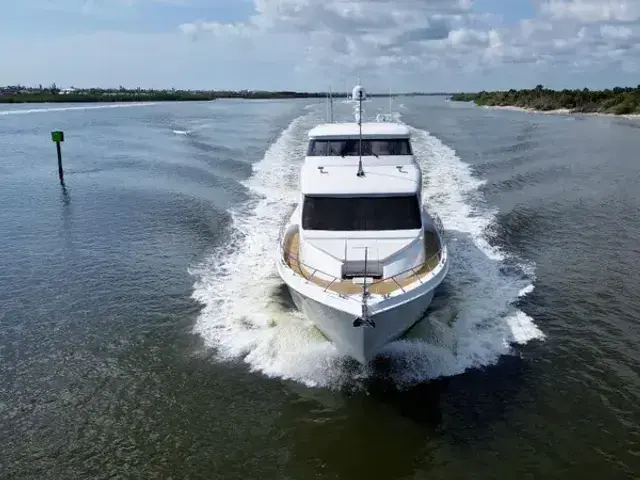 Hatteras 80 Enclosed Bridge Skylounge