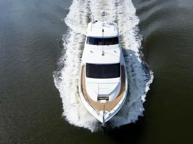 Hatteras 80 Enclosed Bridge Skylounge