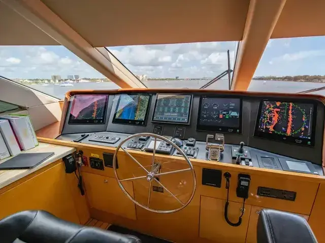 Hatteras 80 Enclosed Bridge Skylounge