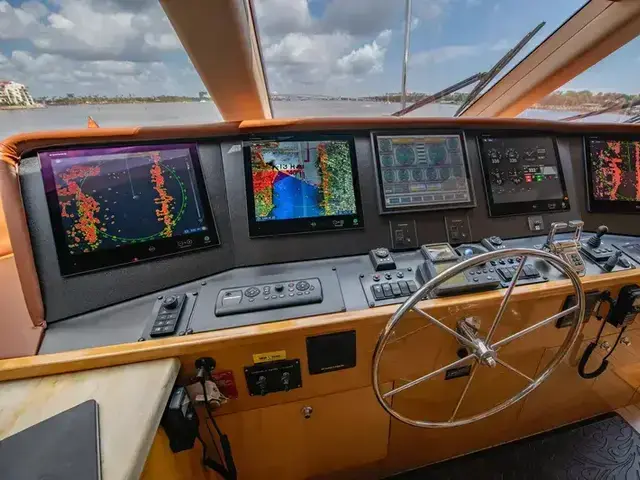 Hatteras 80 Enclosed Bridge Skylounge