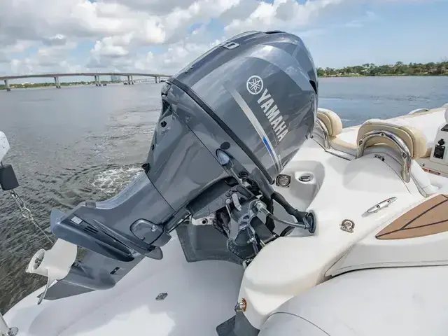 Hatteras 80 Enclosed Bridge Skylounge