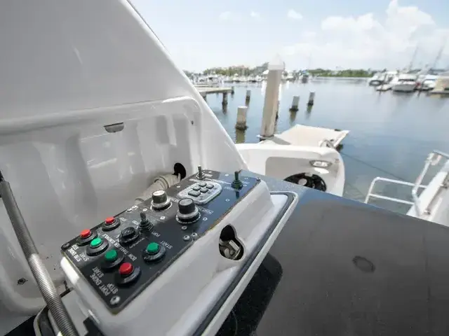 Hatteras 80 Enclosed Bridge Skylounge