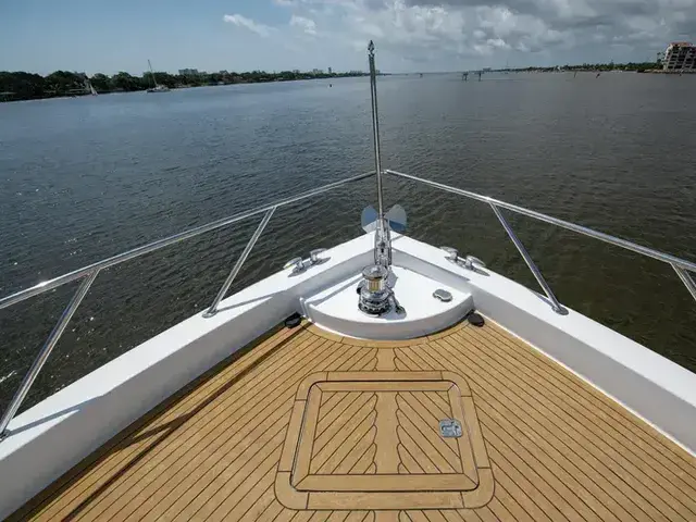 Hatteras 80 Enclosed Bridge Skylounge