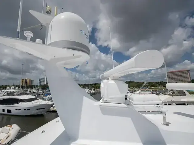 Hatteras 80 Enclosed Bridge Skylounge