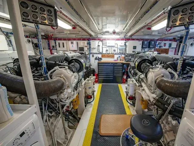 Hatteras 80 Enclosed Bridge Skylounge