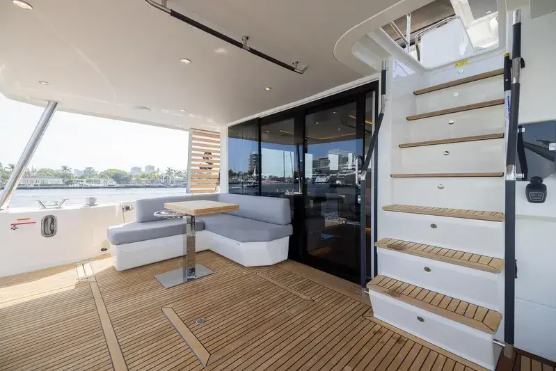 2022 Beneteau grand trawler 62