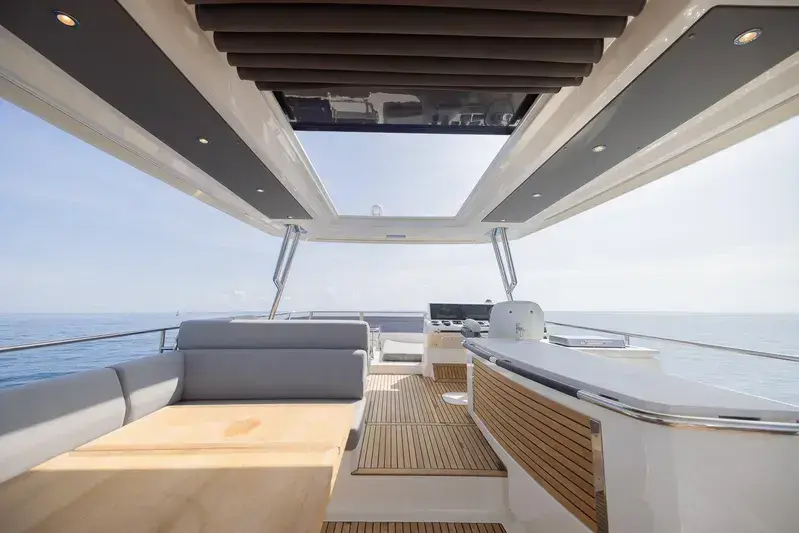 2022 Beneteau grand trawler 62