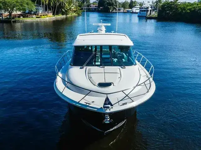 Tiara Yachts 53 Coupe