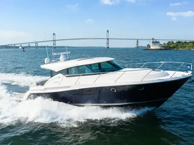 Tiara Yachts 44 Coupe