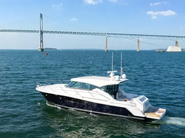 Tiara Yachts 44 Coupe