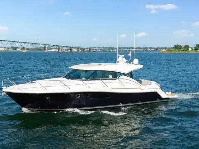 Tiara Yachts 44 Coupe