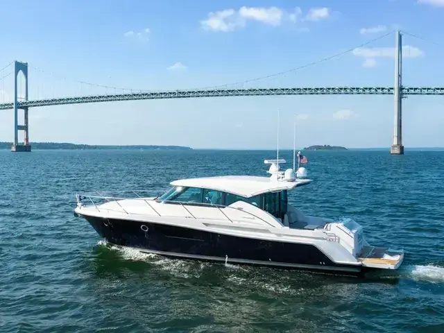 Tiara Yachts 44 Coupe