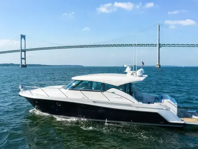 Tiara Yachts 44 Coupe