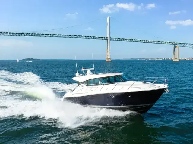 Tiara Yachts 44 Coupe