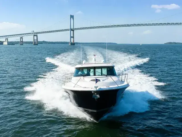 Tiara Yachts 44 Coupe