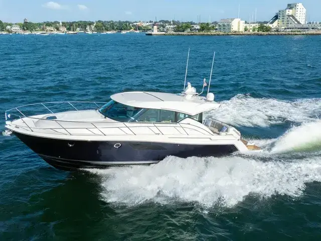 Tiara Yachts 44 Coupe