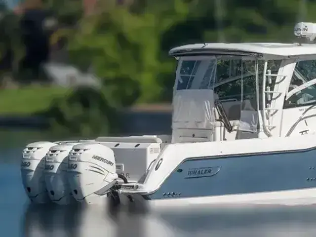 Boston Whaler Defiance 34