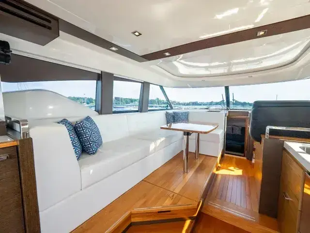 Tiara Yachts 44 Coupe