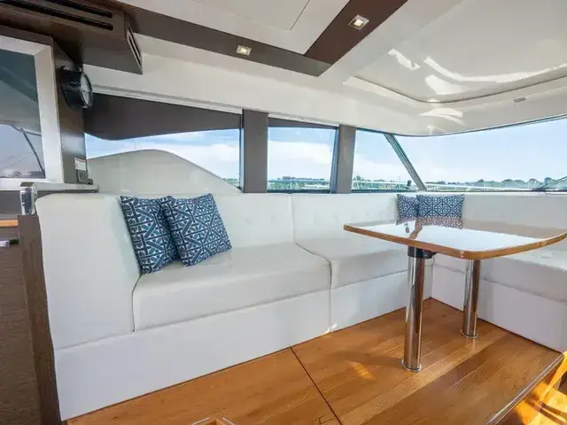 Tiara Yachts 44 Coupe