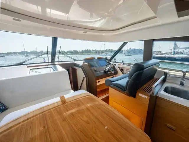 Tiara Yachts 44 Coupe