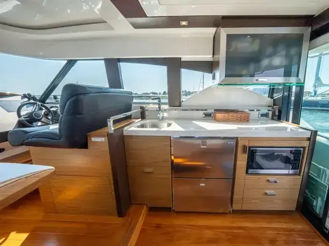 Tiara Yachts 44 Coupe