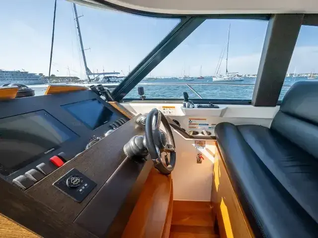 Tiara Yachts 44 Coupe