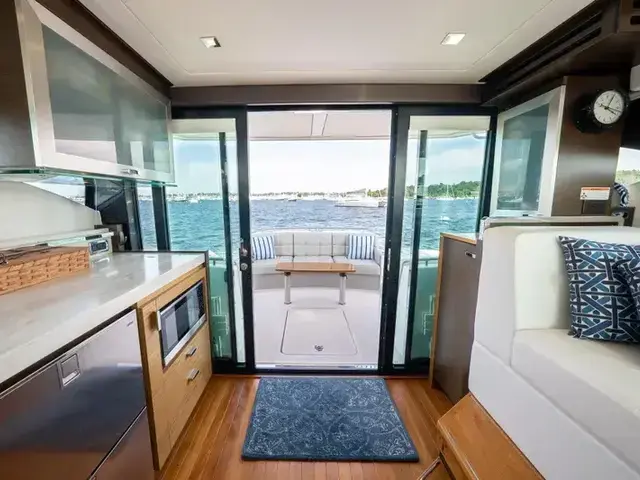 Tiara Yachts 44 Coupe