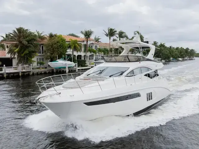 Sea Ray 590 Fly Bridge