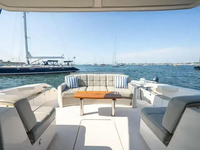 Tiara Yachts 44 Coupe