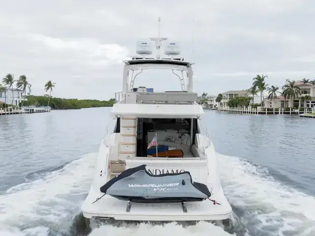 Sea Ray 590 Fly Bridge