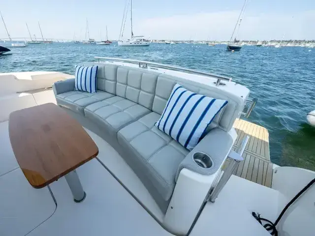 Tiara Yachts 44 Coupe