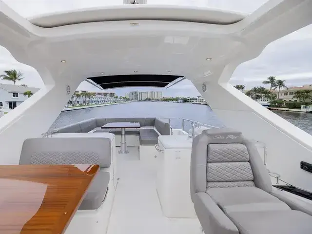 Sea Ray 590 Fly Bridge