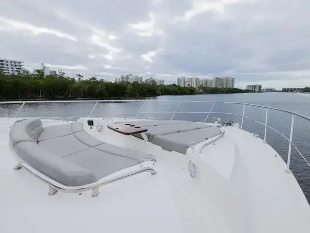 Sea Ray 590 Fly Bridge