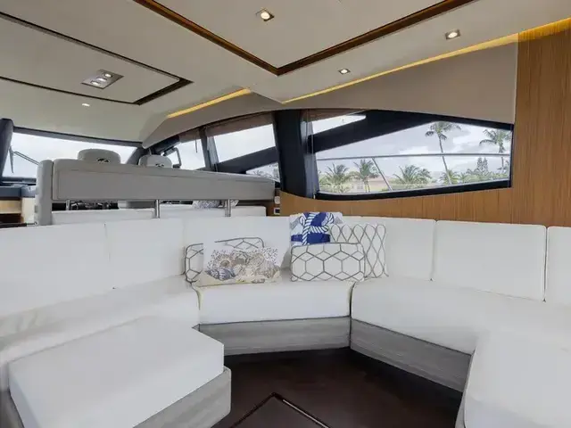 Sea Ray 590 Fly Bridge