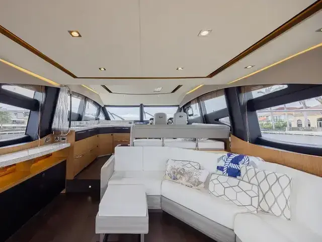 Sea Ray 590 Fly Bridge