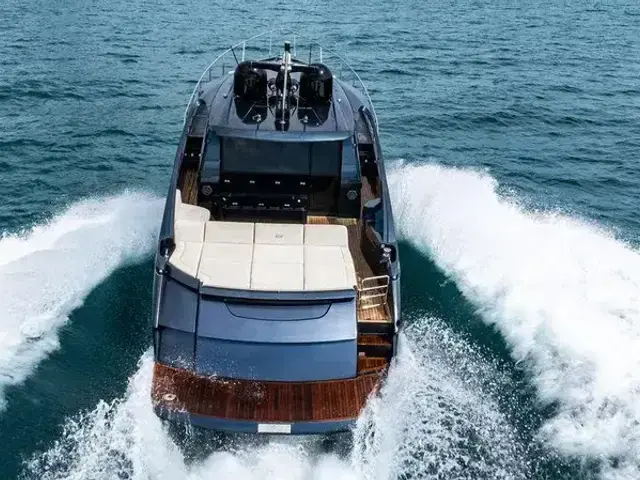 Pershing 54