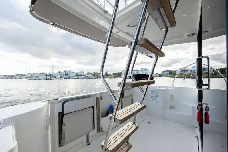 2019 Beneteau swift trawler 30