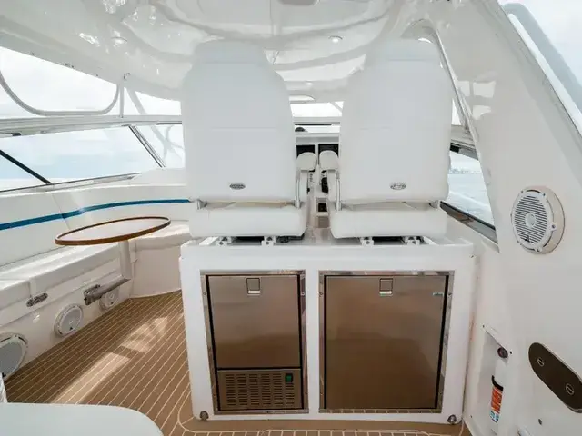 Intrepid 475 Sport Yacht