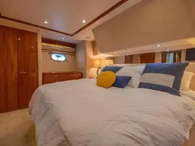 Hatteras 64 Motor Yacht