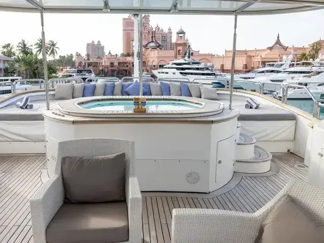 Benetti Classic 121