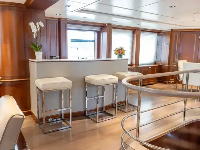 Benetti Classic 121