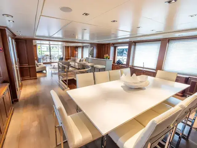 Benetti Classic 121