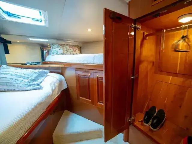 Viking Yachts 65 Enclosed