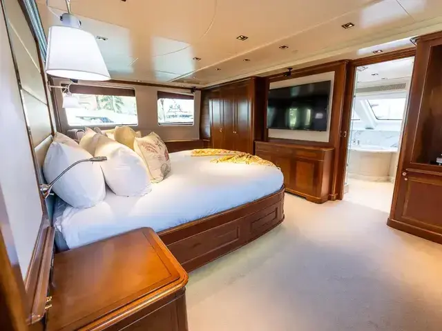 Benetti Classic 121