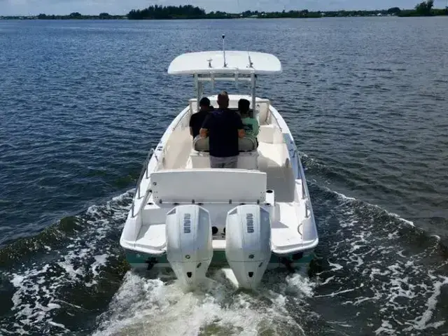 Boston Whaler 27 Vantage