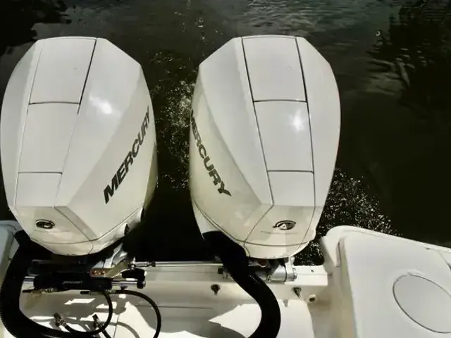 Boston Whaler 27 Vantage