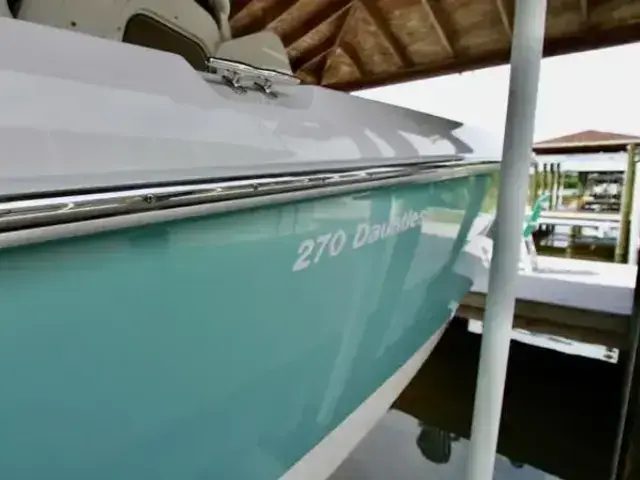 Boston Whaler 27 Vantage