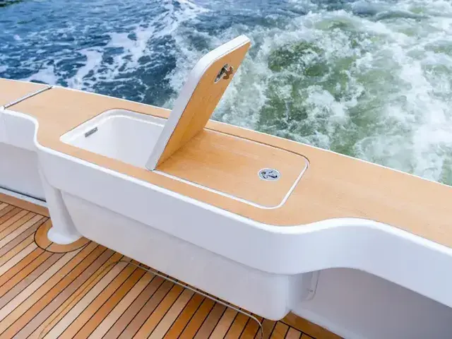 Viking Yachts 52 Convertible